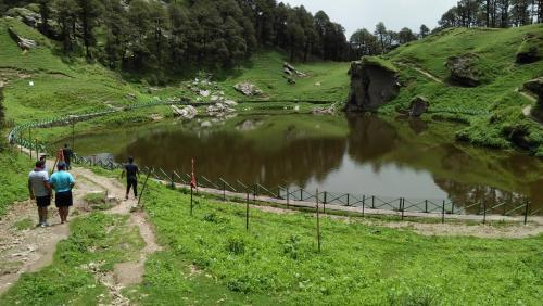 Банджар: Sharda Resort-Tirthan Valley