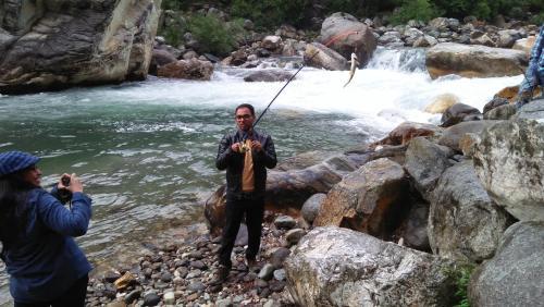 Банджар: Sharda Resort-Tirthan Valley