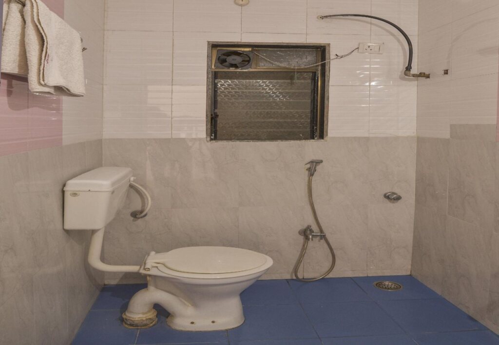 Лонавала: Hotel Om Palace by OYO Rooms