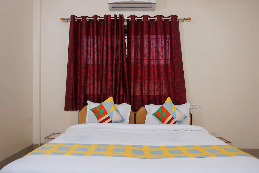 Лонавала: Oyo 19648 Home Classy Stay Lonavala Wax Museum