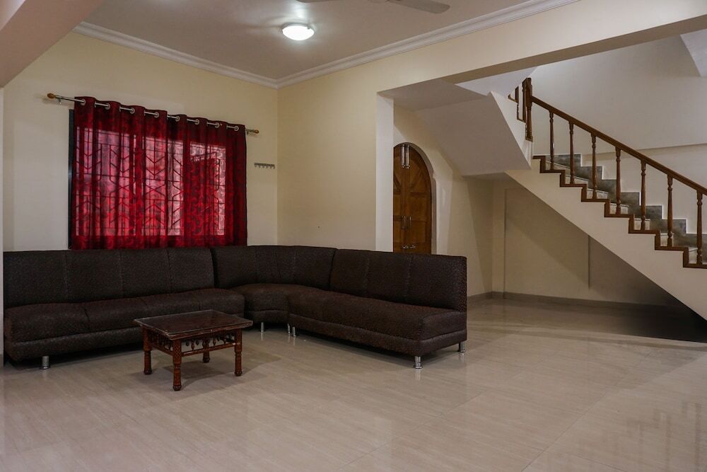 Лонавала: Oyo 19648 Home Classy Stay Lonavala Wax Museum