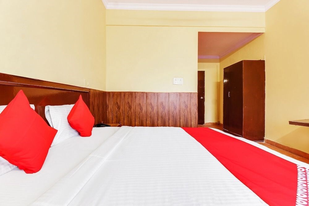 Агра: Oyo 29077 Hotel Ratandeep