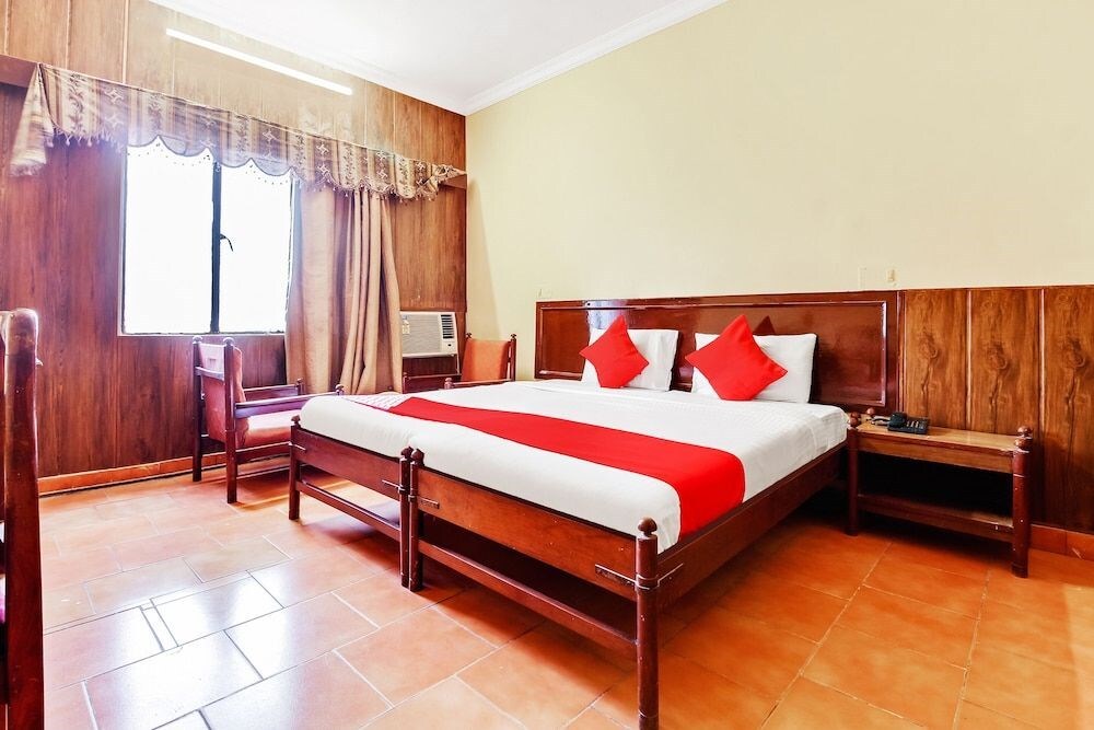 Агра: Oyo 29077 Hotel Ratandeep