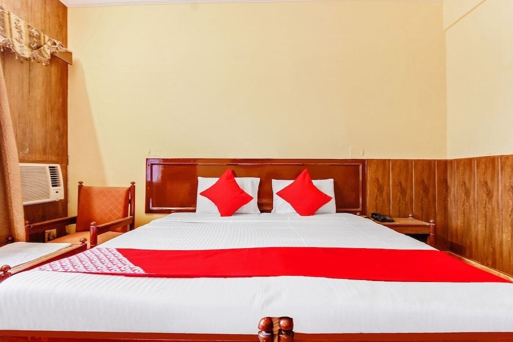 Агра: Oyo 29077 Hotel Ratandeep