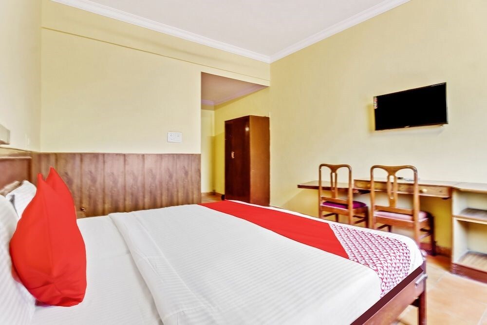 Агра: Oyo 29077 Hotel Ratandeep