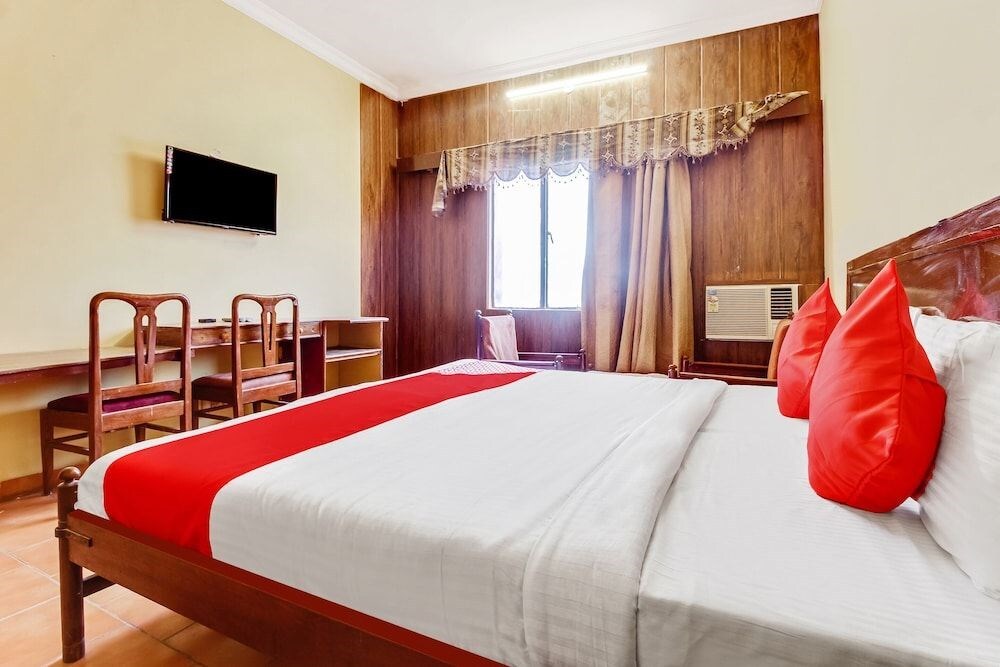Агра: Oyo 29077 Hotel Ratandeep