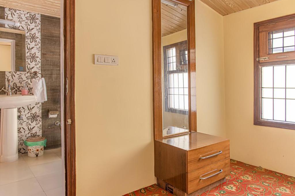 Дхарампур: The Green Heights Cottage Kasauli