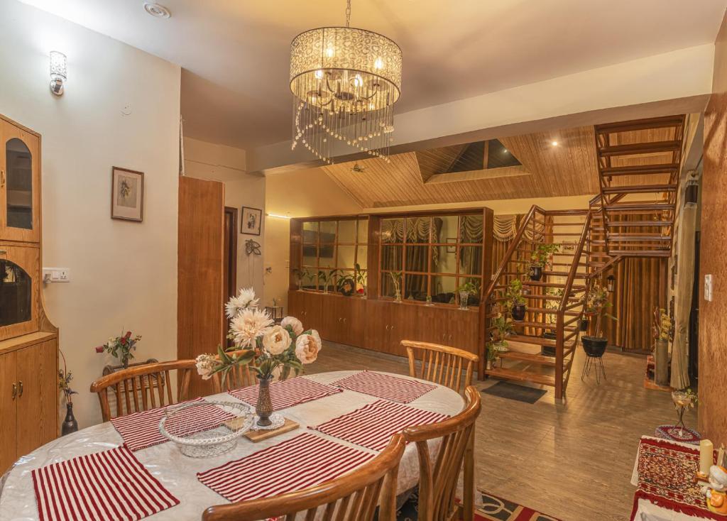 Дхарампур: The Green Heights Cottage Kasauli