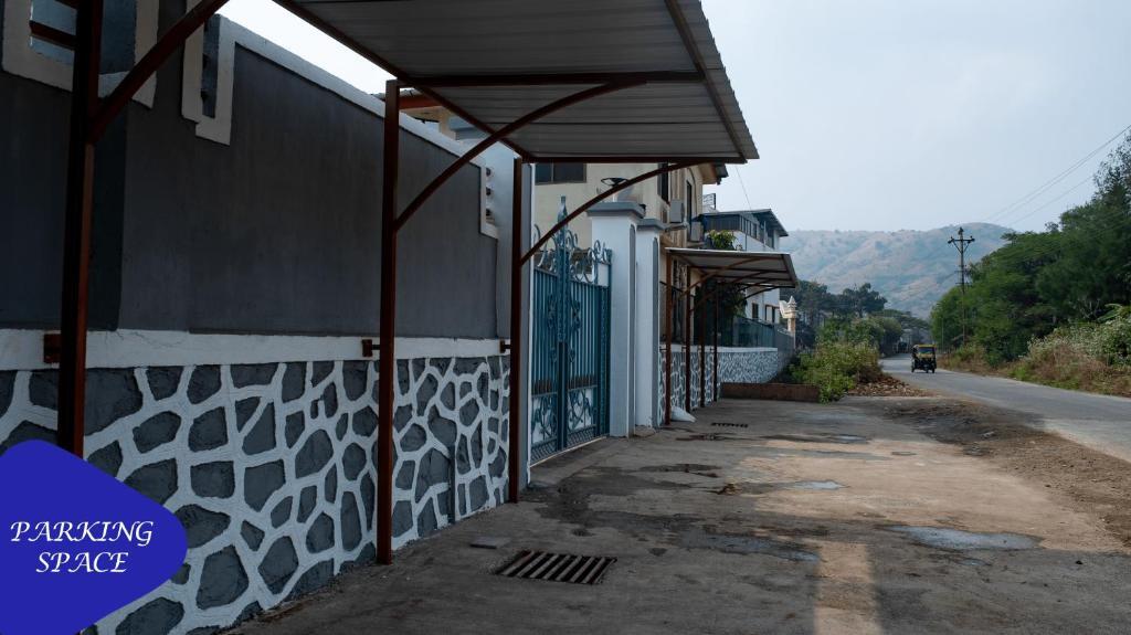 Лонавала: Royal Twin - 12BHK Luxury Villa by Royal Villa's Lonavla