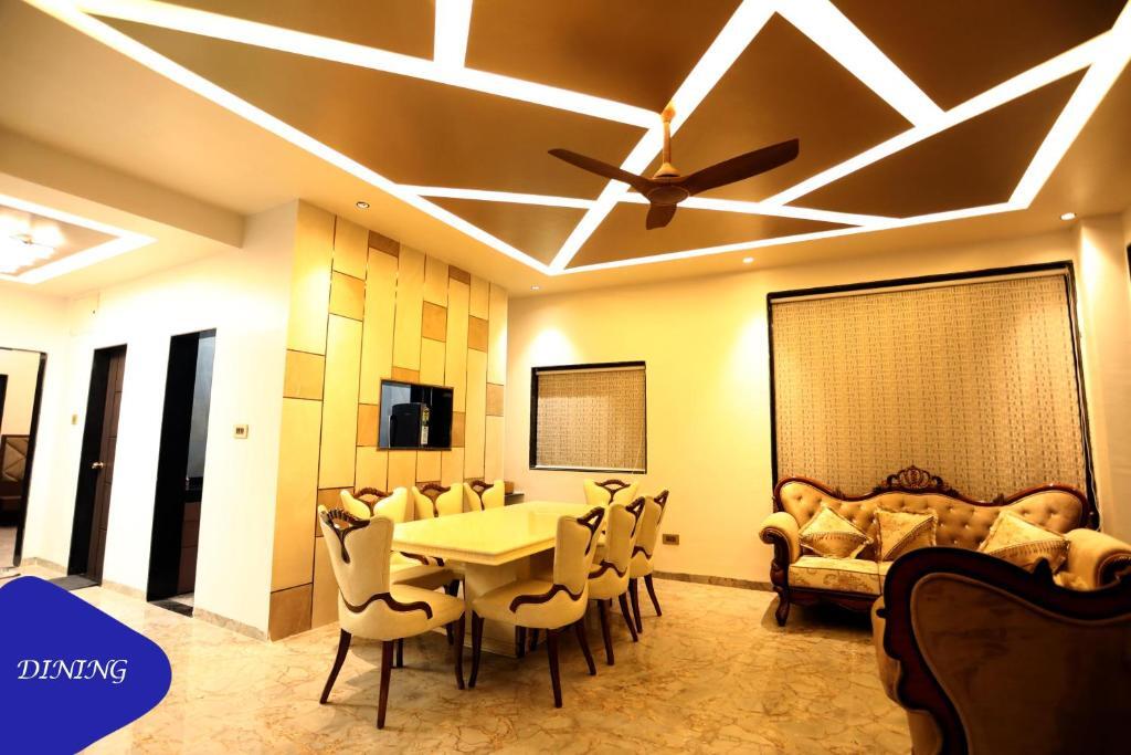 Лонавала: Royal Twin - 12BHK Luxury Villa by Royal Villa's Lonavla