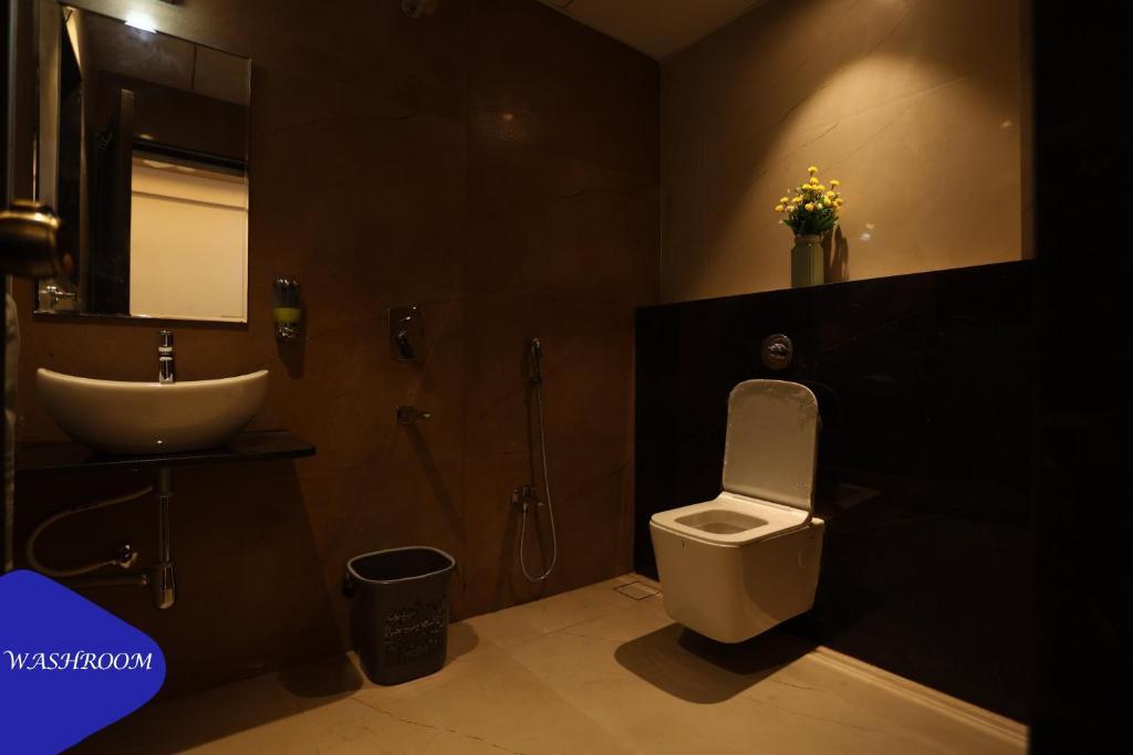 Лонавала: Royal Twin - 12BHK Luxury Villa by Royal Villa's Lonavla