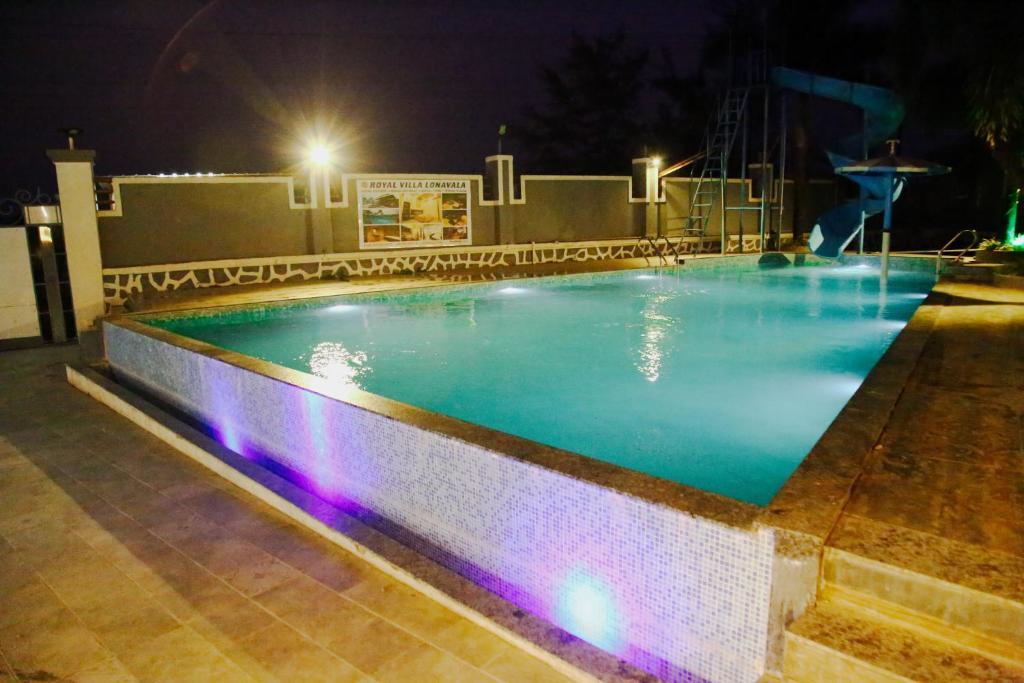 Лонавала: Royal Twin - 12BHK Luxury Villa by Royal Villa's Lonavla