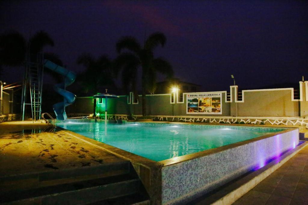 Лонавала: Royal Twin - 12BHK Luxury Villa by Royal Villa's Lonavla
