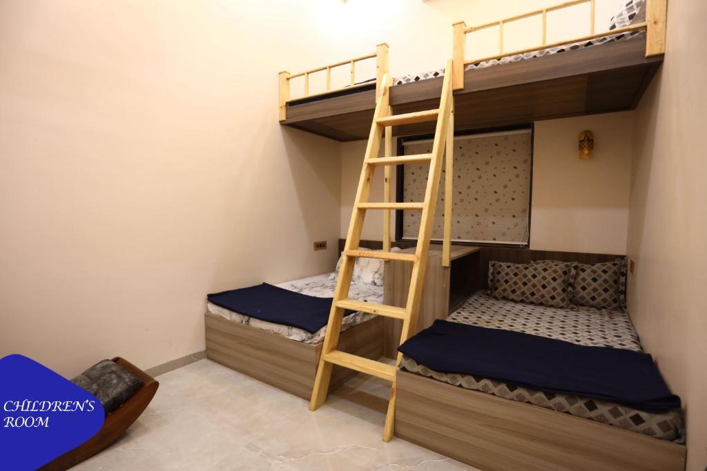 Лонавала: Royal Twin - 12BHK Luxury Villa by Royal Villa's Lonavla