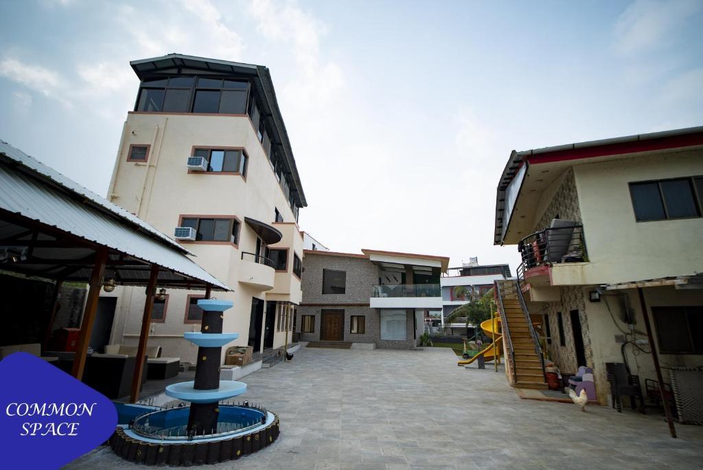 Лонавала: Royal Twin - 12BHK Luxury Villa by Royal Villa's Lonavla