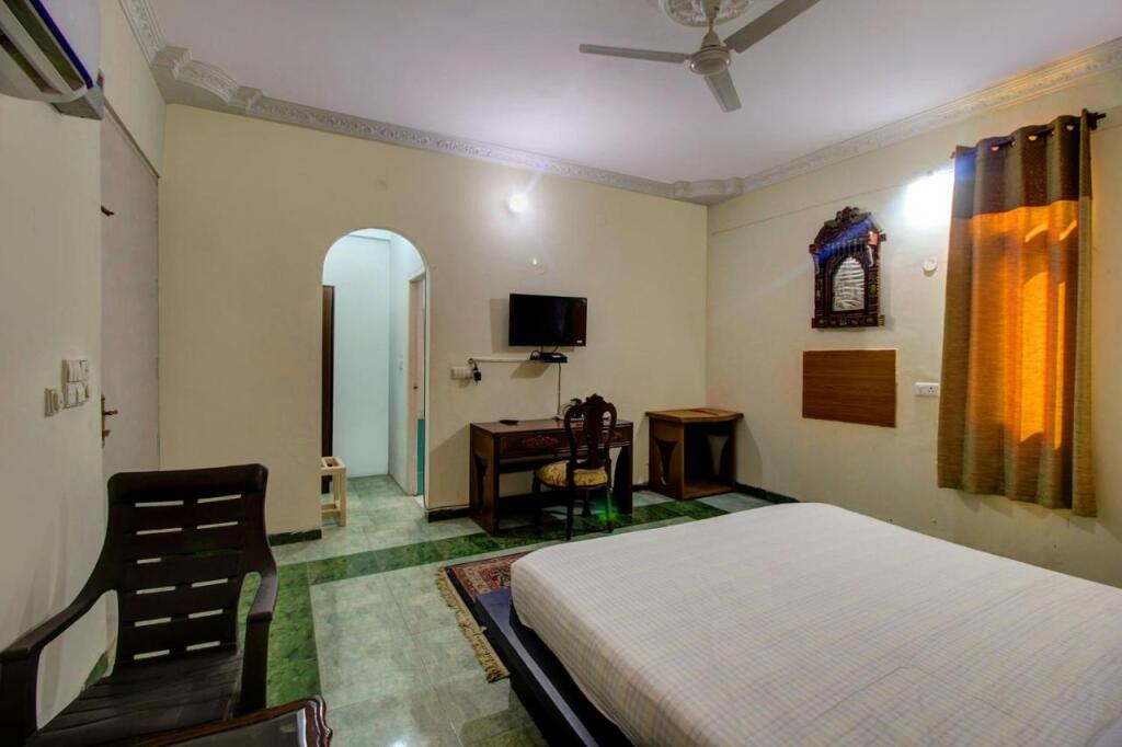 Бадди: FabHotel Pinjore Holiday Home