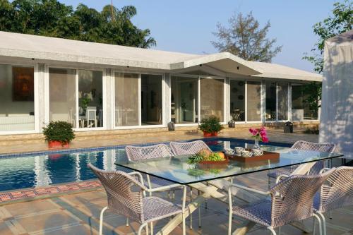 Лонавала: Breeze in the Hills 3BHK Luxury Pool Villa