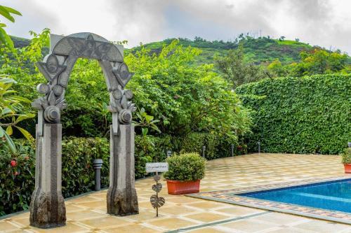 Лонавала: Breeze in the Hills 3BHK Luxury Pool Villa