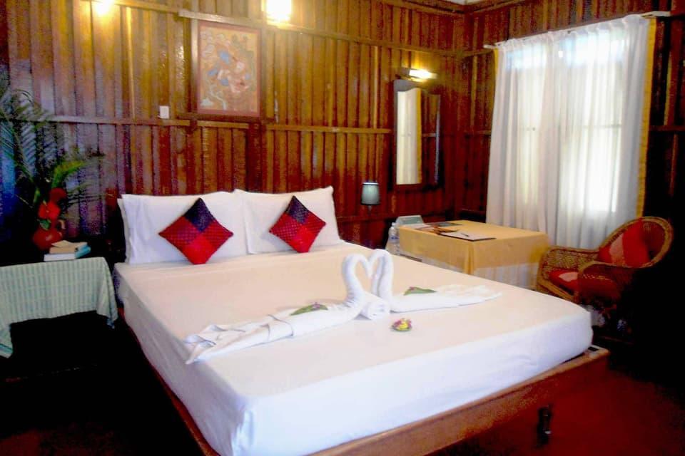Варкала: Krishnatheeram Ayur Holy Beach Resorts