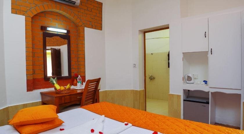 Варкала: Krishnatheeram Ayur Holy Beach Resorts