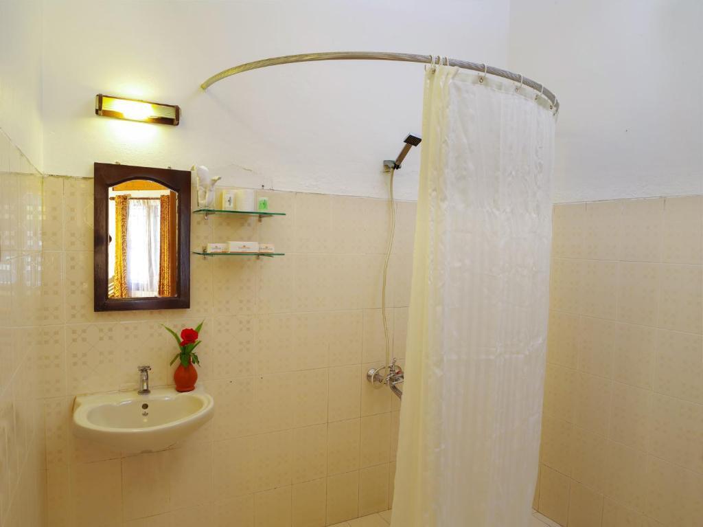 Варкала: Krishnatheeram Ayur Holy Beach Resorts