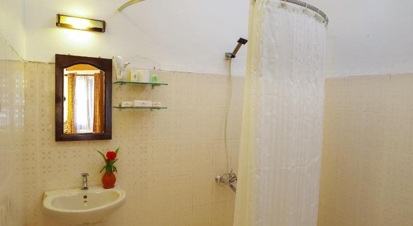 Варкала: Krishnatheeram Ayur Holy Beach Resorts