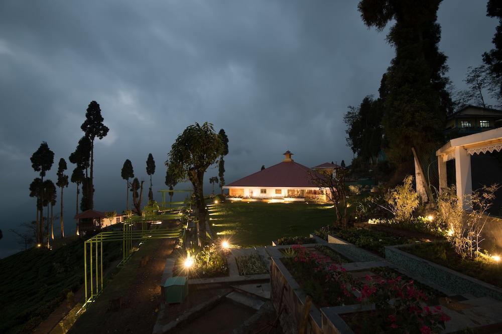 Пеллинг: Hotel hill retreat