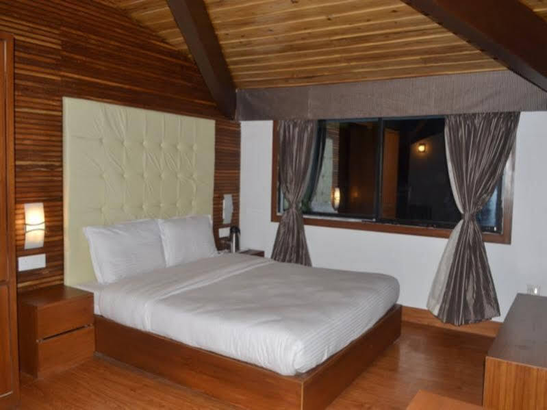 Пеллинг: Hotel hill retreat