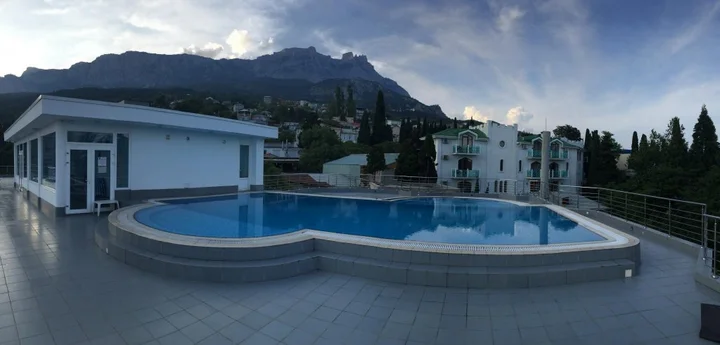 Алупка: РоЯлта