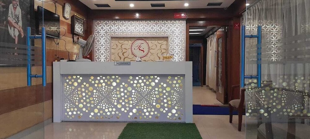 Бангалор: PPH Living Fortune Suites