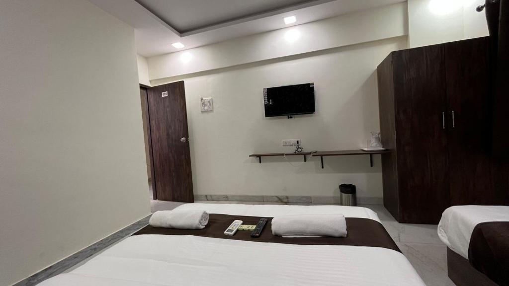 Hotel Plaza Rooms - Prabhadevi Dadar — фото 5
