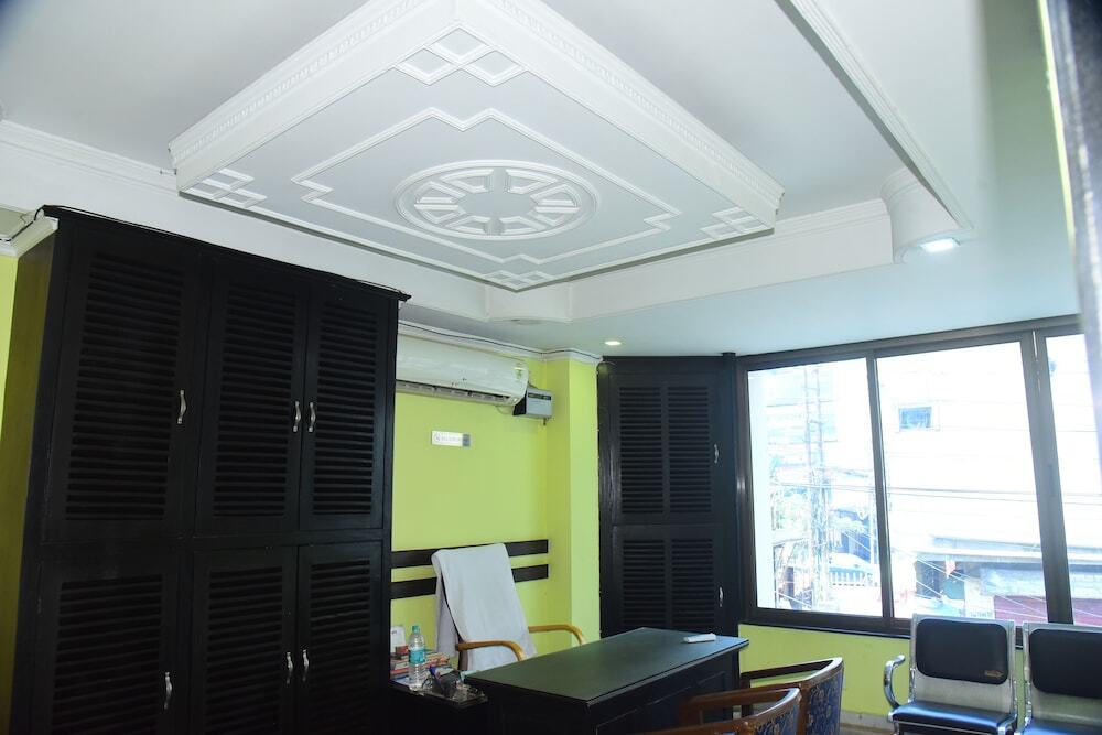 Гувахати: Hotel Anjuna Residency