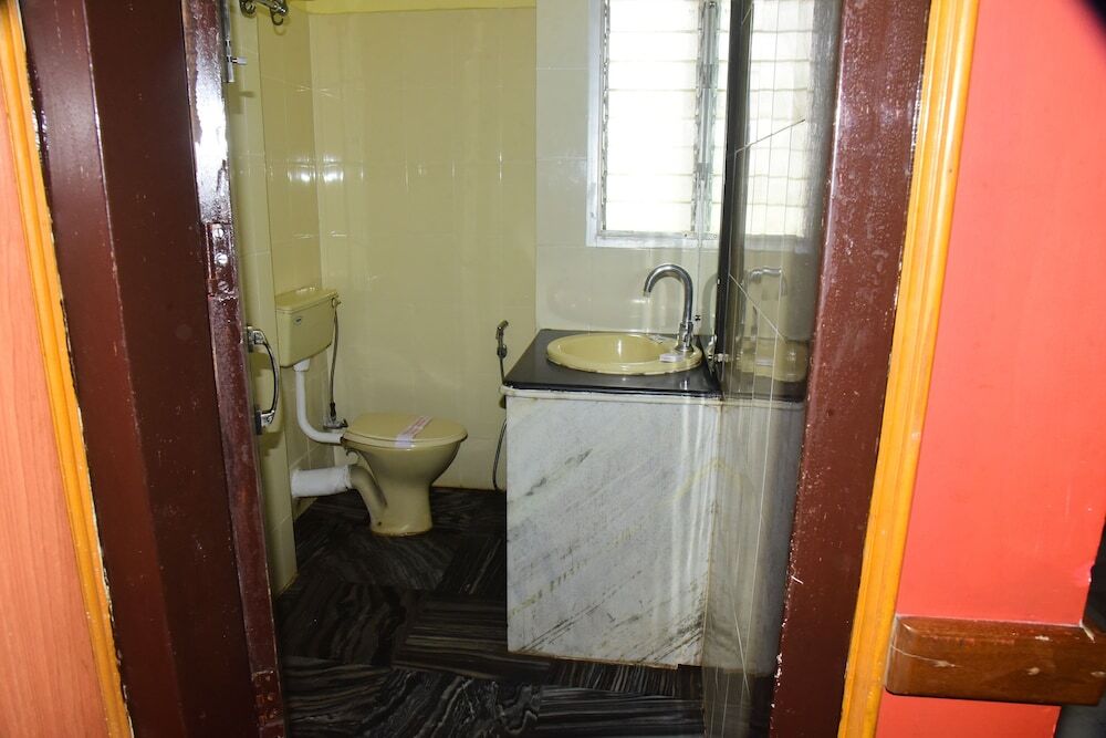 Гувахати: Hotel Anjuna Residency