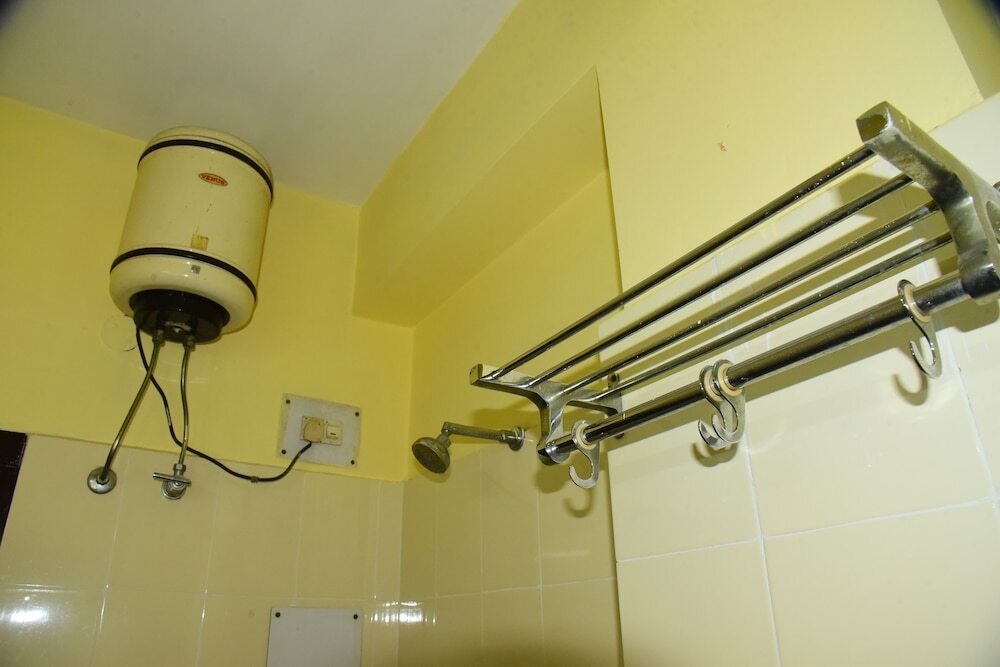 Гувахати: Hotel Anjuna Residency