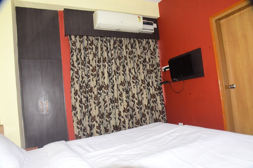 Гувахати: Hotel Anjuna Residency
