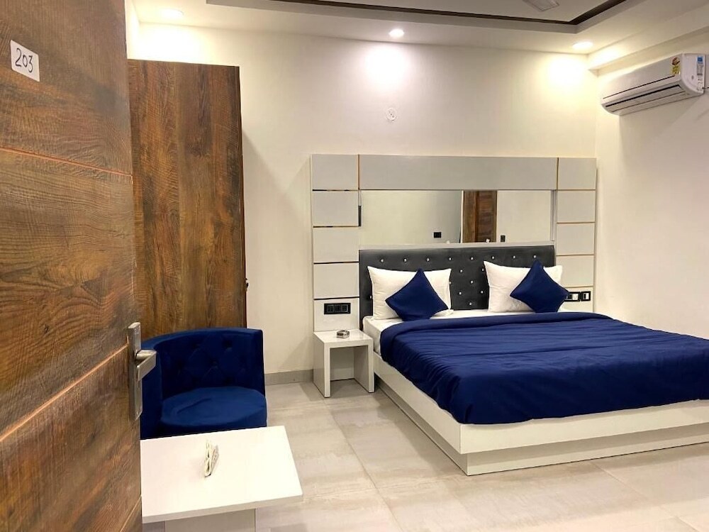 Нойда: Hotel Metro Stay by f9 hotels