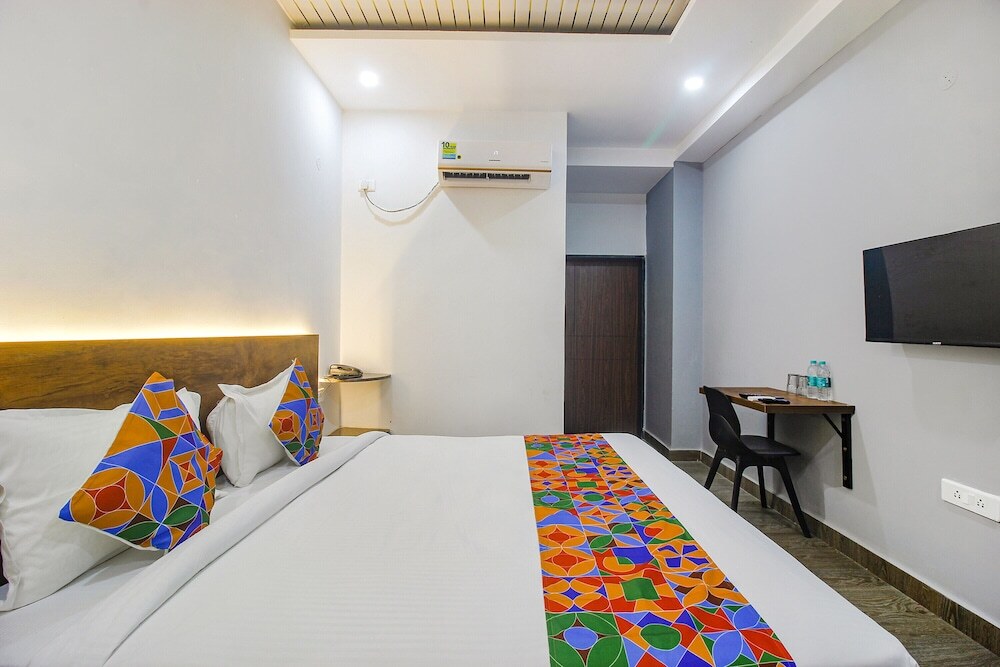 Хидерабад: Fabhotel W Grand Suites