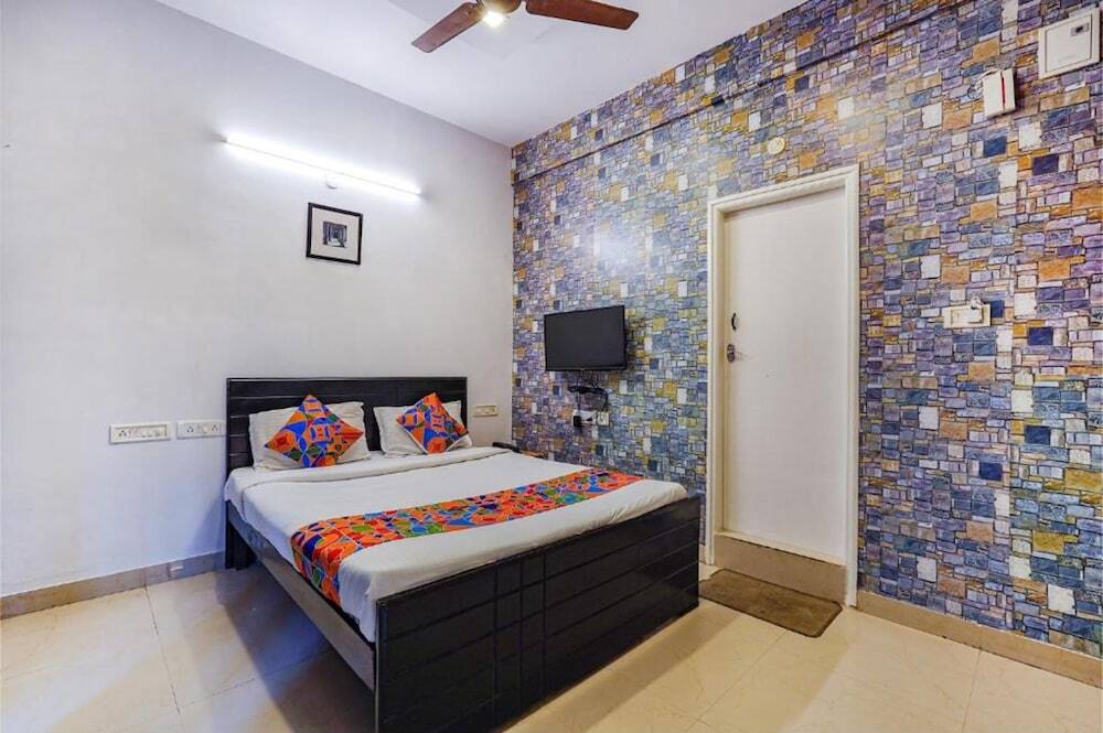 Бангалор: FabExpress Kings Suites Banaswadi