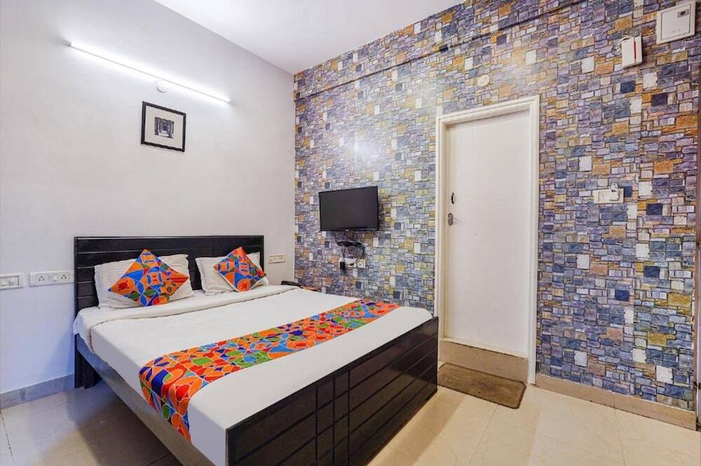Бангалор: FabExpress Kings Suites Banaswadi