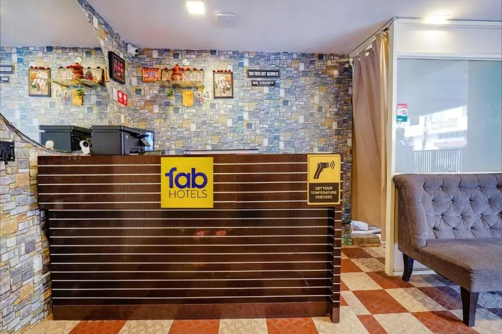 Бангалор: FabExpress Kings Suites Banaswadi