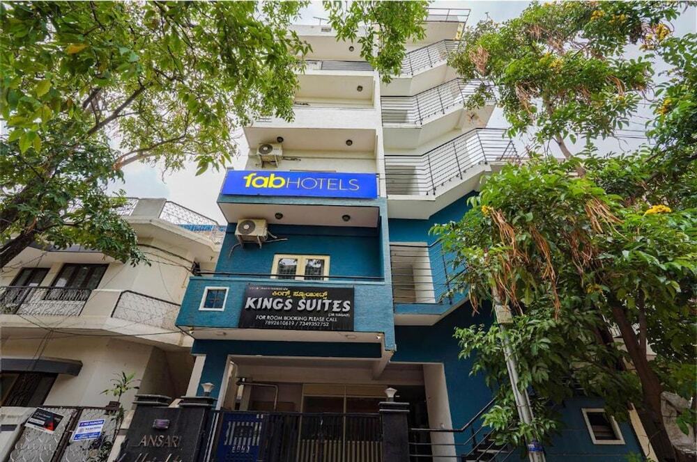 Бангалор: FabExpress Kings Suites Banaswadi