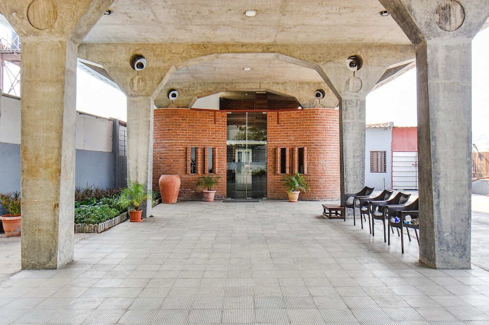 Вакад: Fabhotel Brown Inn