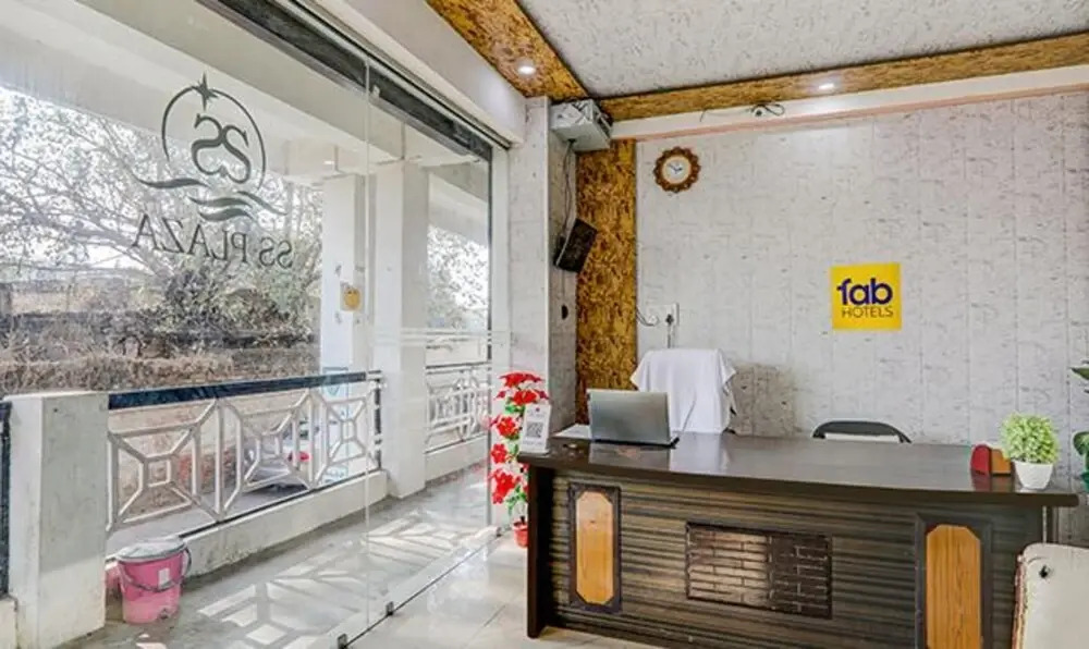 Джуси: Fabhotel Prayag Deep