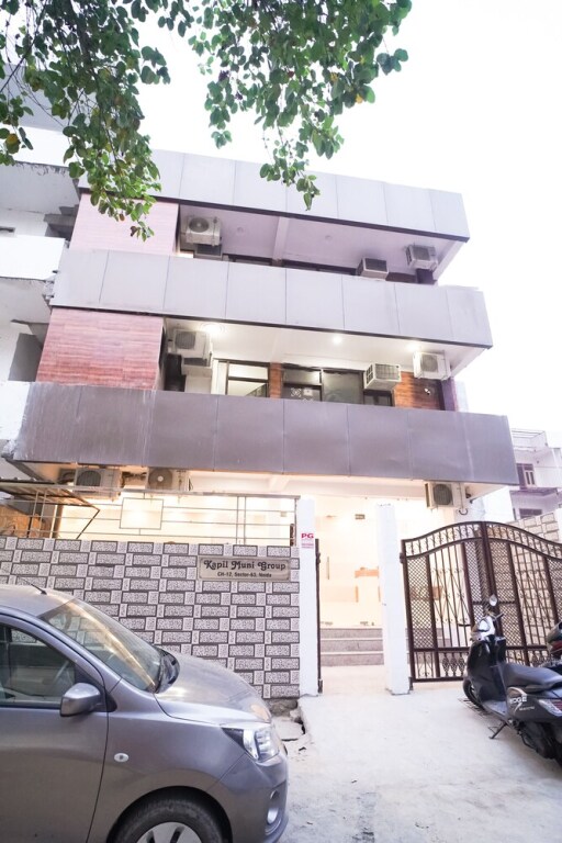 Нойда: Roomshala 034 Grihum Noida Sector 63