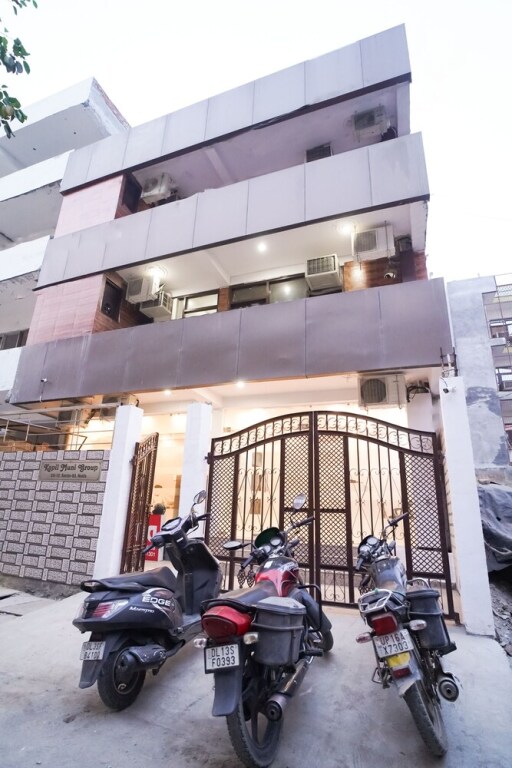 Нойда: Roomshala 034 Grihum Noida Sector 63