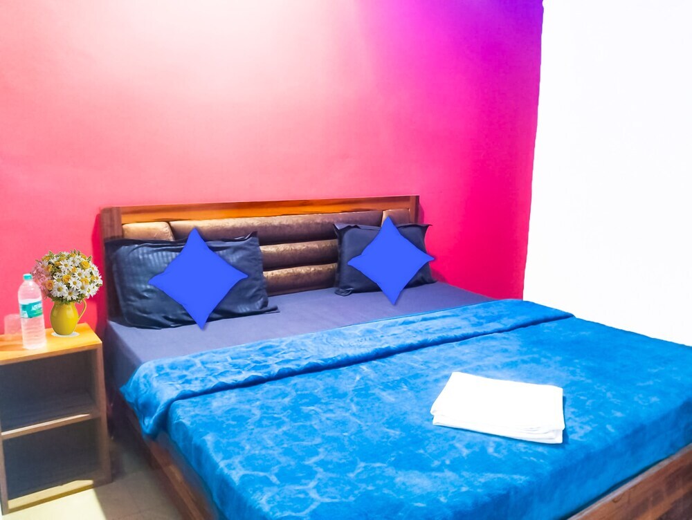 Газиабад: Roomshala 021 Hotel Joyous Inn