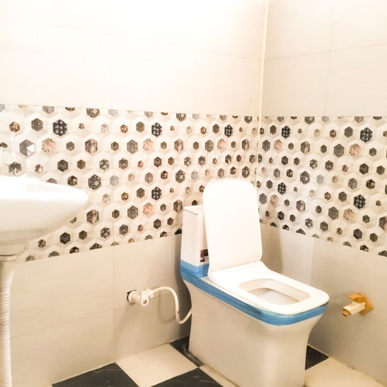 Газиабад: Roomshala 021 Hotel Joyous Inn