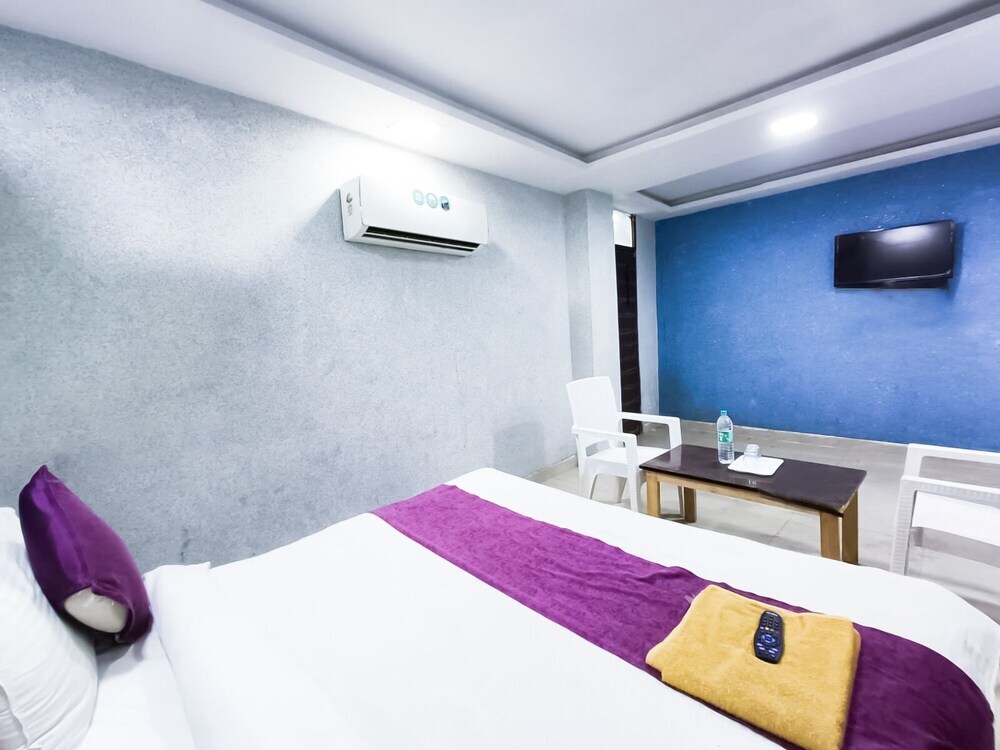 Нойда: Roomshala 039 Hotel Rk