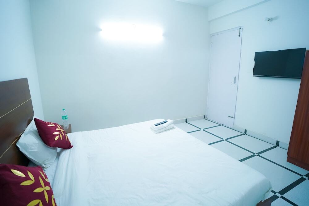 Нойда: Roomshala 045 Galaxy Noida 35