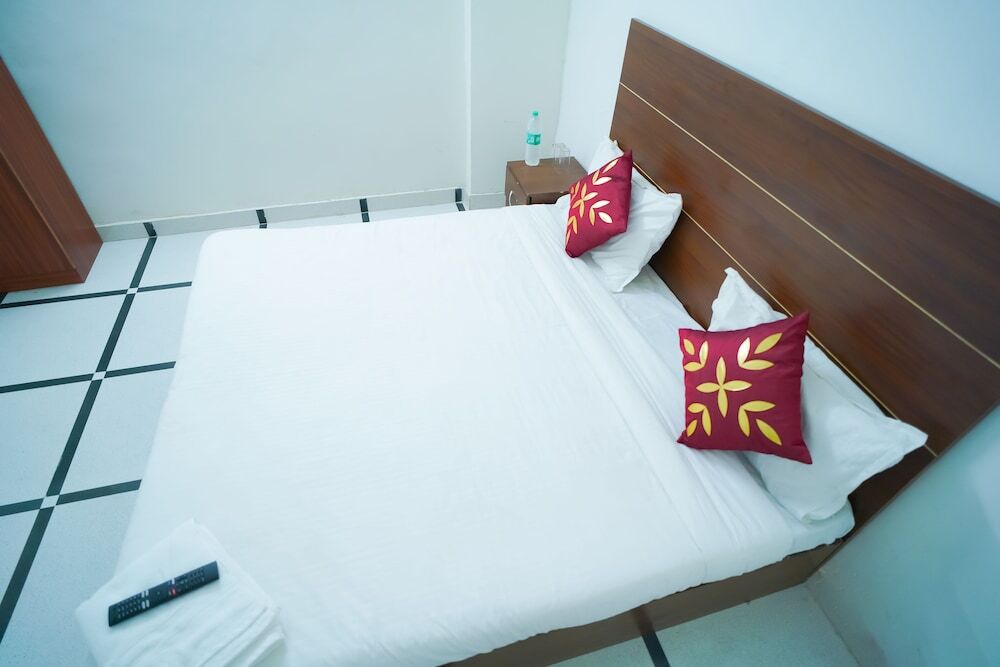 Нойда: Roomshala 045 Galaxy Noida 35